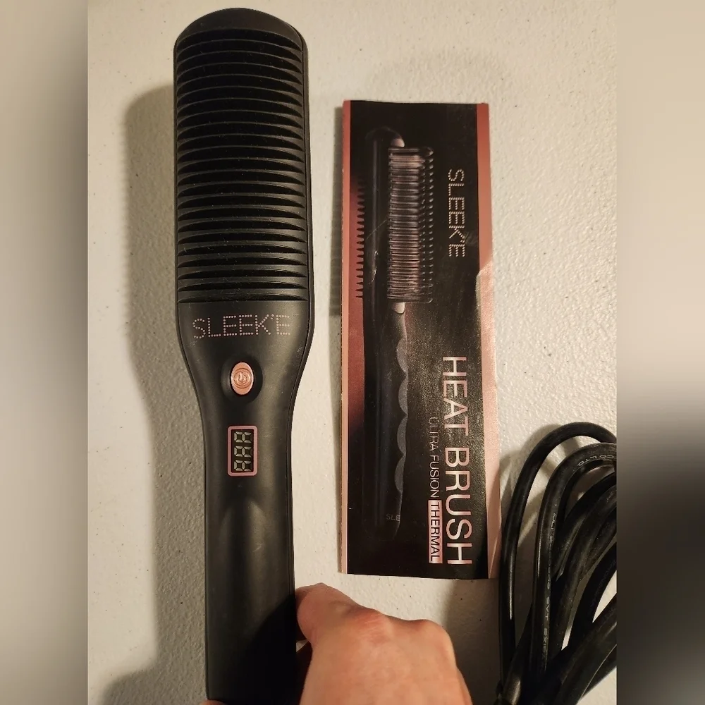 Sleek'e Black Hair Straightening Brush